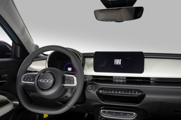 Fiat 600 Dashboard mit Lenkrad